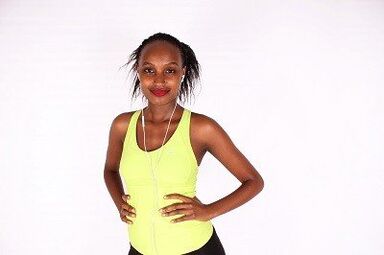 Djevojka nakon duge šetnje